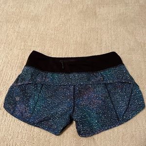 Lululemon Running Shorts Speed up 2.5 in size 4